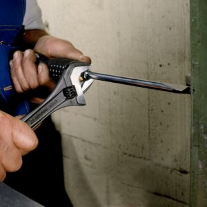 Bahco 8" Shark Wide Jaw Adjustable Wrench with Serrated Pipe Jaws and Phosphate Finish - Image 5